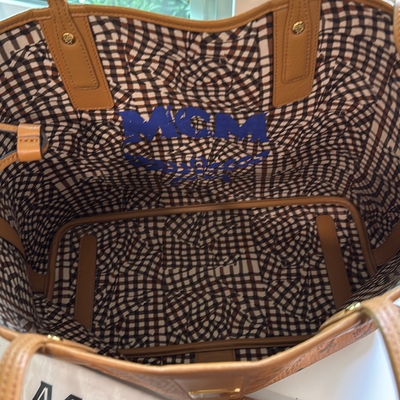 MCM Medium Liz Shopper - Picture 4 of 16